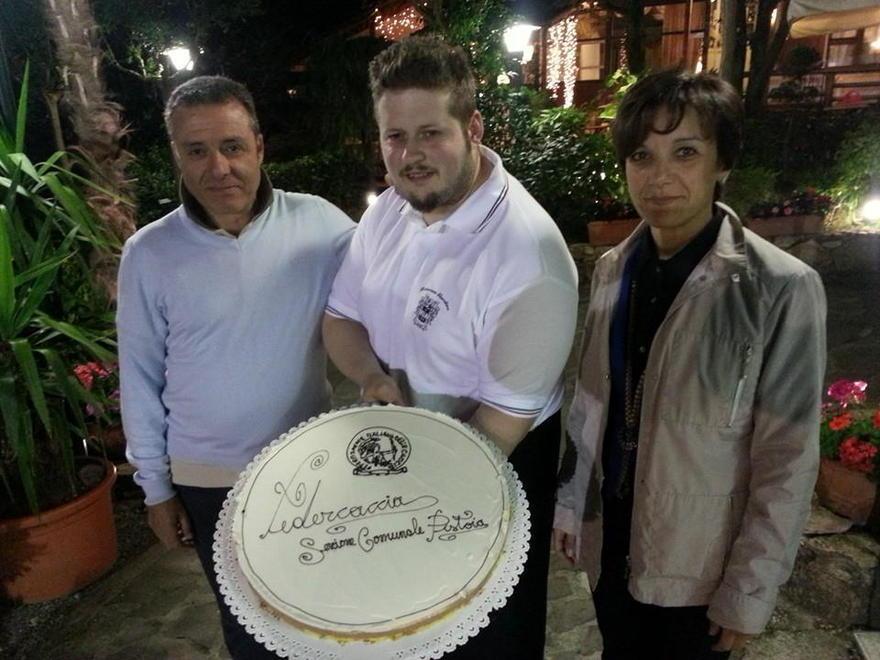La Cena del cacciatore, primo passo di apertura alla città 