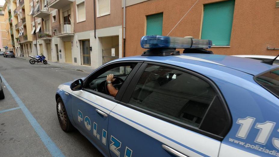 Auto in panne e divise strette La rivolta dei poliziotti