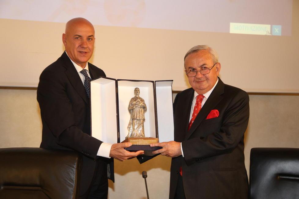 "Una vita per la ricerca e per la medicina", premiato il professor Franco Mosca 