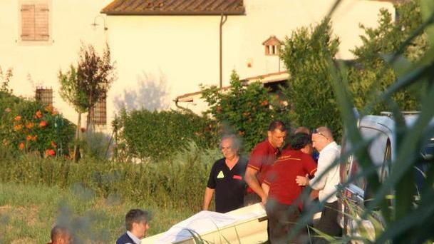 Muore schiacciato sotto il suo cavallo