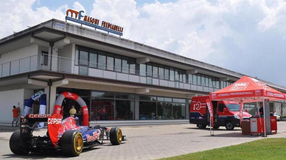 La Toro Rosso di Formula 1 conquista Castelfiorentino