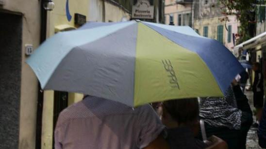 Traffico in tilt per un violento acquazzone