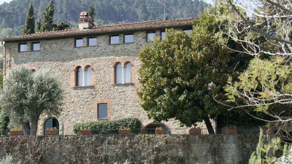 Veronesi ha venduto la sua dimora di Mammoli