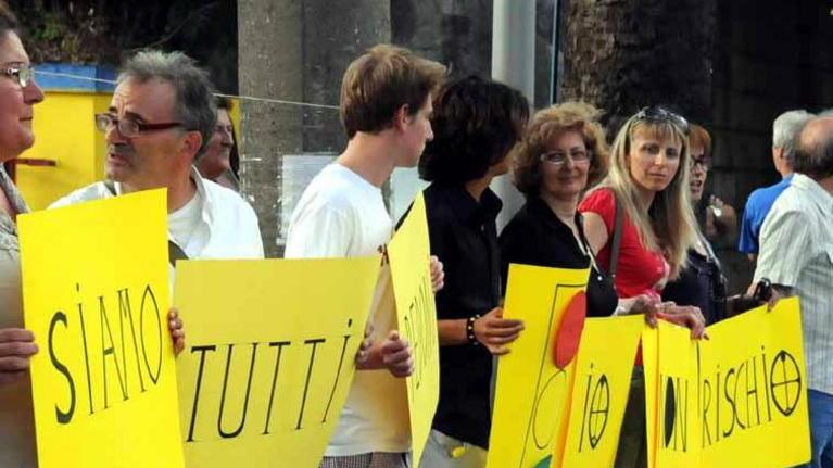 «Siamo tutti pedoni» flash mob sul viale per la sicurezza