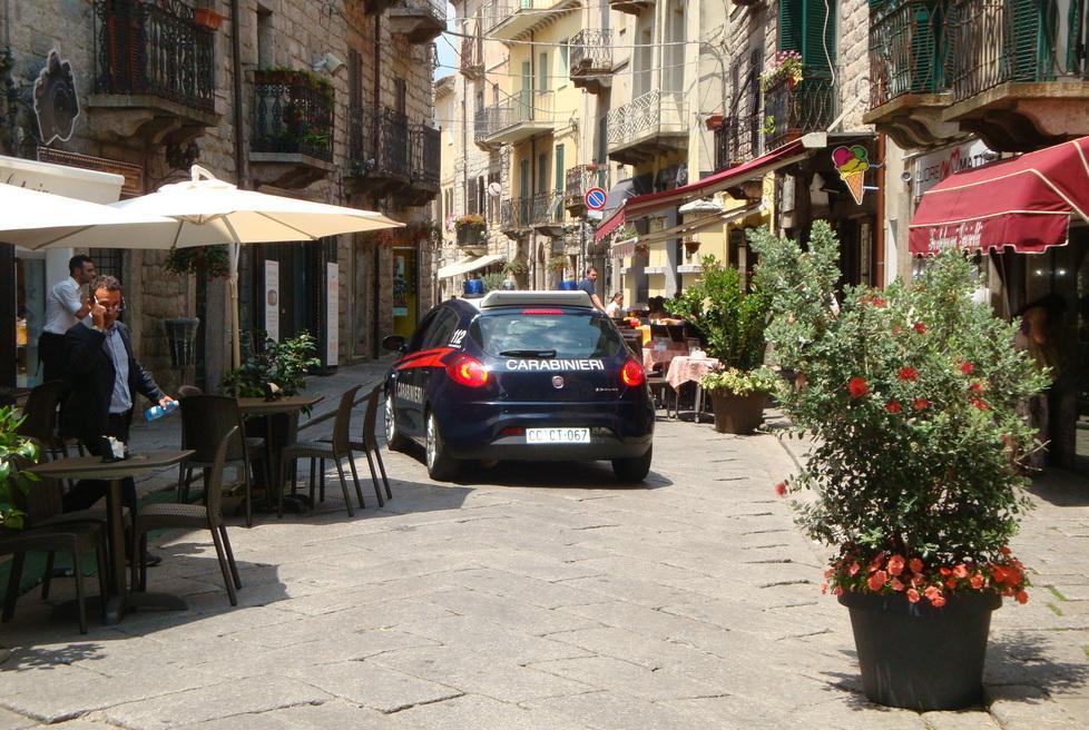 Movida, ecco i divieti per le bevande e la musica 