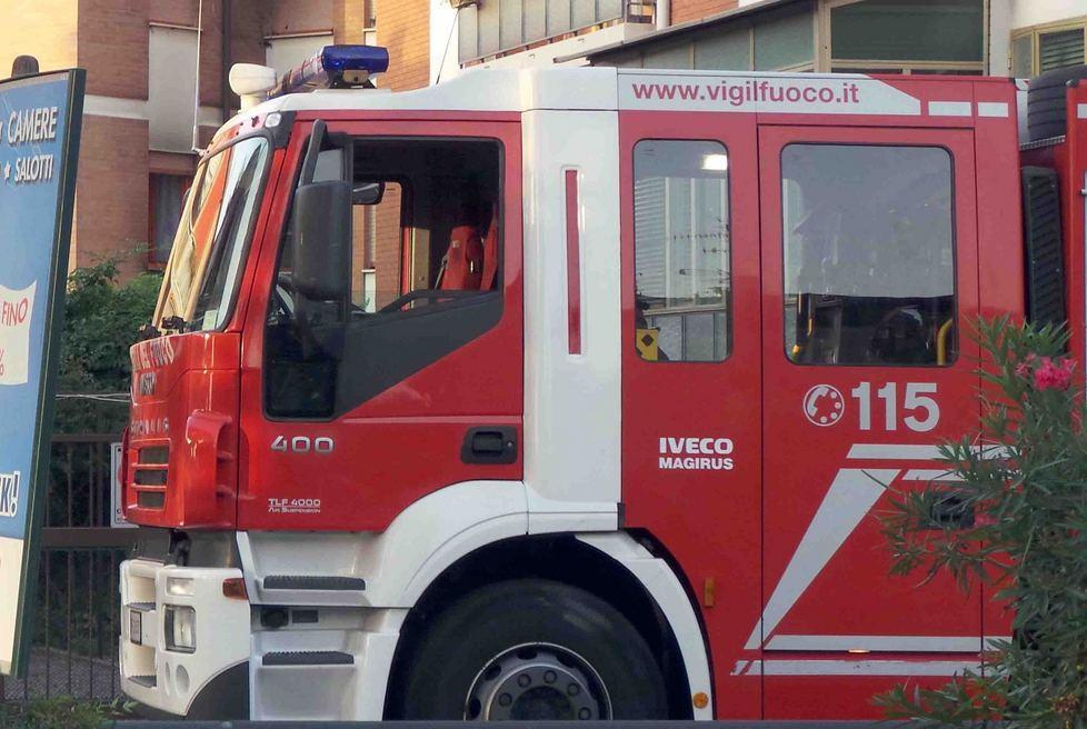 Colto da malore è salvato dai pompieri