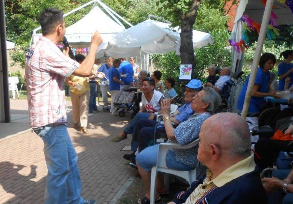Dalla parte degli anziani Elogi alla casa protetta Plattis