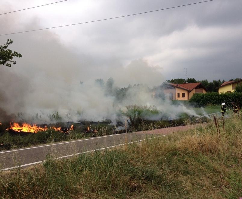 Mozzicone provoca un incendio 