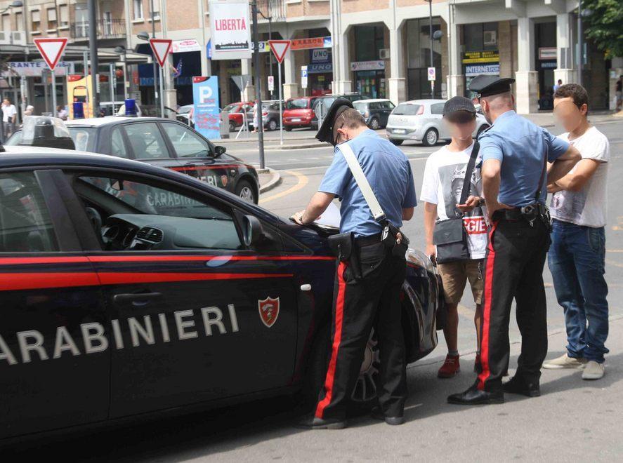 I carabinieri passano al setaccio la stazione 