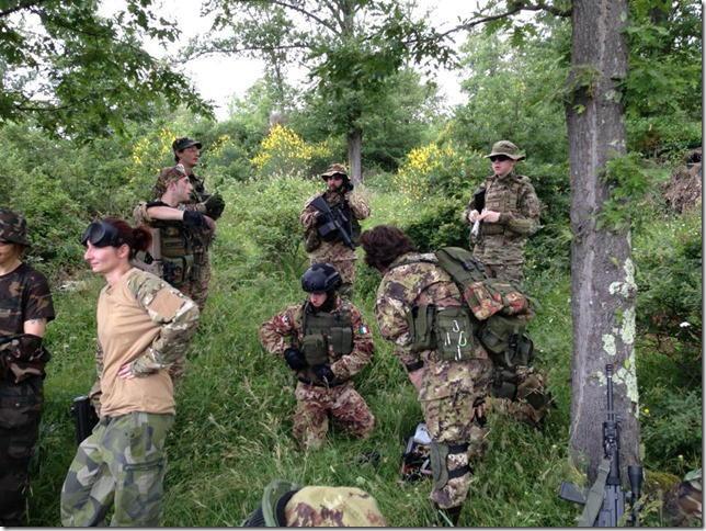Giochi di guerra col softair nelle gallerie Smi di Campo Tizzoro 