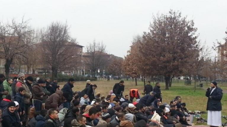 Riapre il centro islamico: preghiera in via Cavour