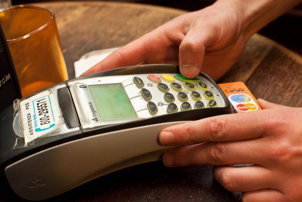 Ecco la rivoluzione del Pos: da lunedì sarà obbligatorio 