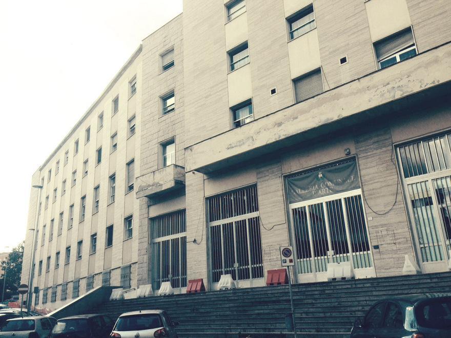 Assenteismo, indagati per truffa 12 dipendenti del comune di Nuoro 
