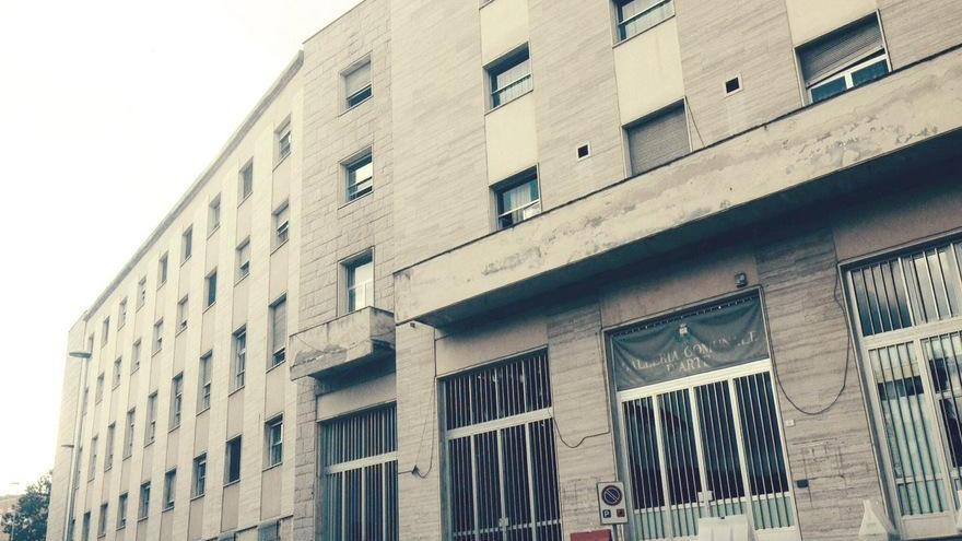Assenteismo, indagati per truffa 12 dipendenti del comune di Nuoro