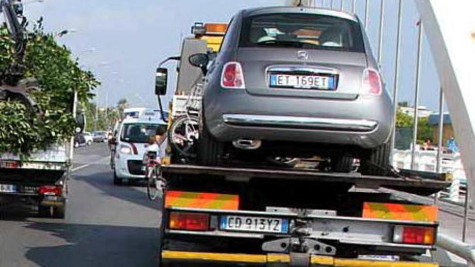 Incidente su viale Vespucci, gravissimo un anziano