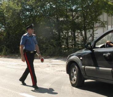 Spaccia cocaina nel bosco arrestato, patteggia 8 mesi
