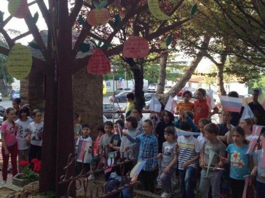 Un albero che parla le lingue del mondo 