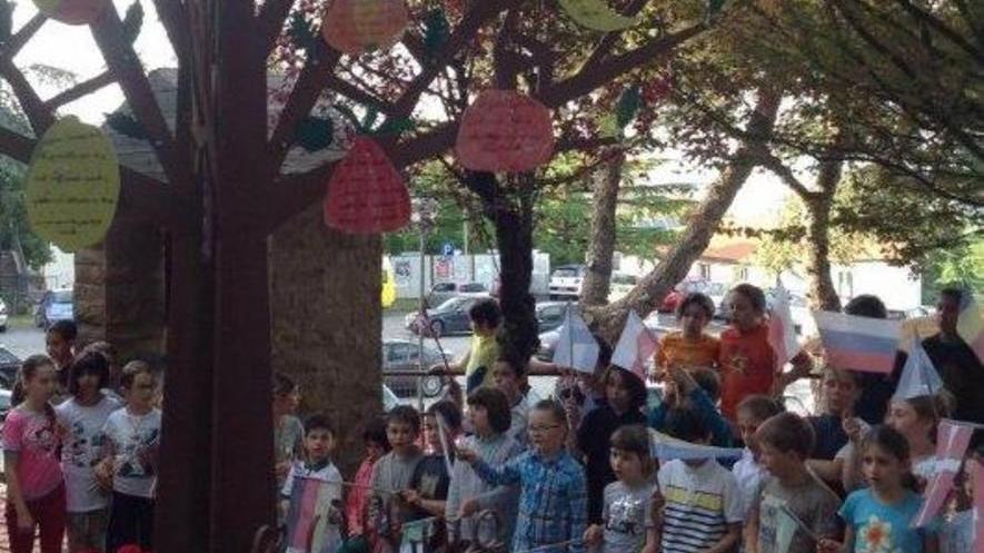 Un albero che parla le lingue del mondo