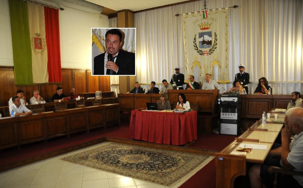 Sette gruppi in consiglio, De Luca è il presidente 