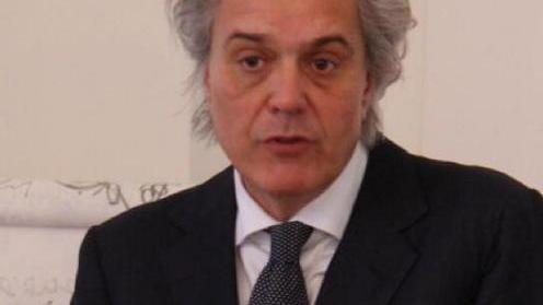 Infermiere a bordo della automedica Sos a Enrico Rossi