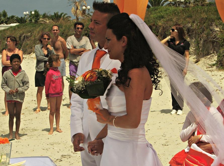 Un “sì” a Is Aruttas Sposi in riva al mare 