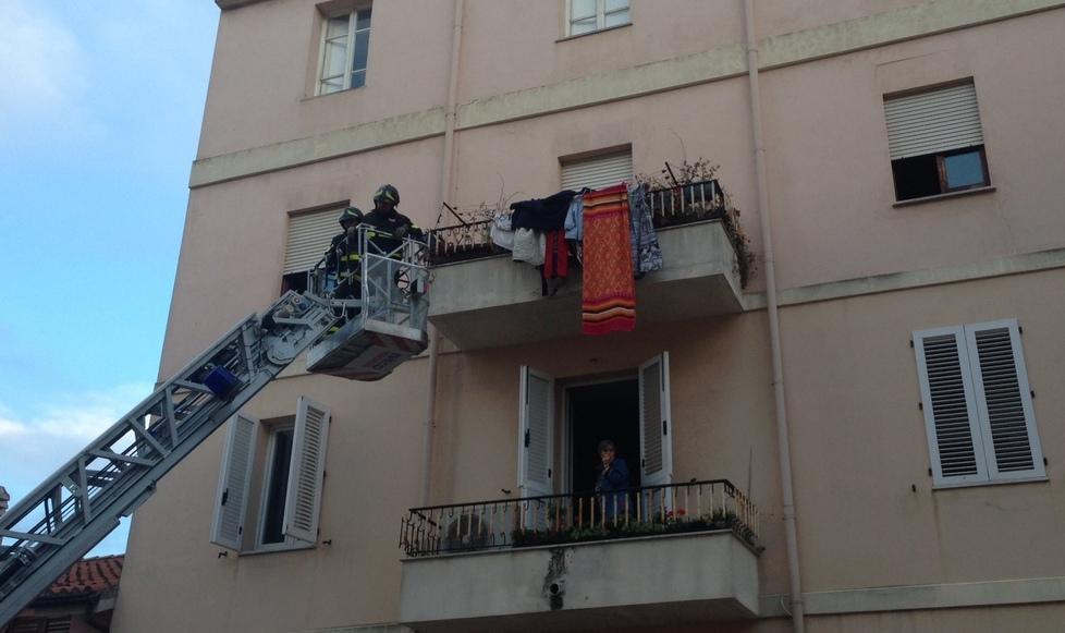 Soccorsi a un’anziana, ma è solo un falso allarme
