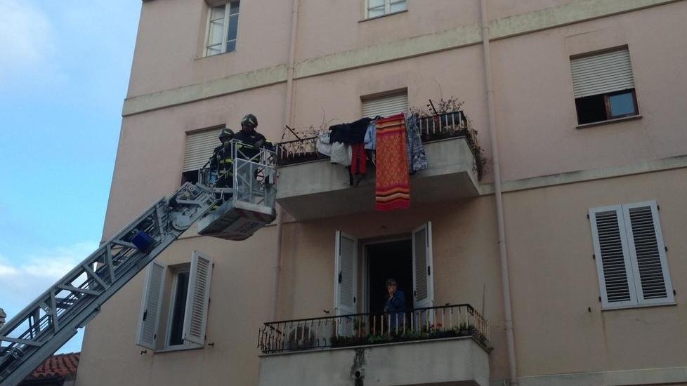 Soccorsi a un’anziana, ma è solo un falso allarme