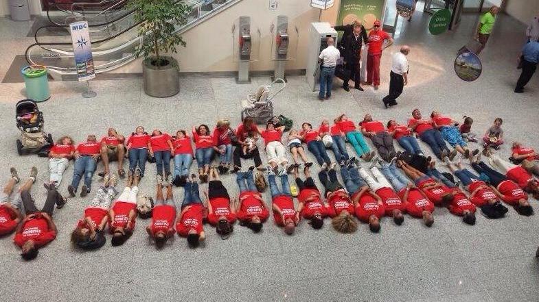 Flash mob dei lavoratori Meridiana