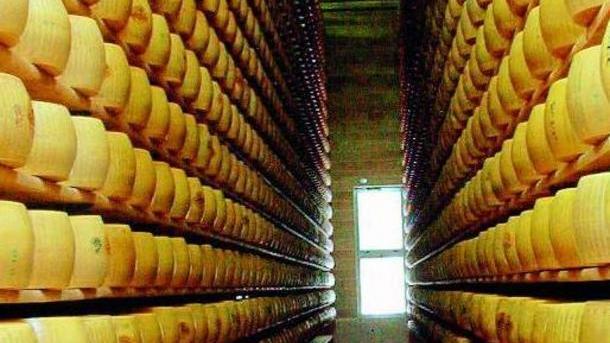 Parmigiano, partirà il ritiro dal mercato di novantamila forme