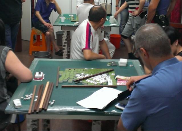 Otto denunciati nel blitz in una bisca clandestina 