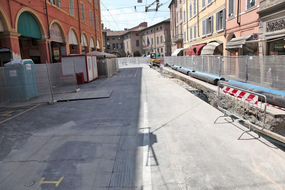 Corso Duomo: «Fate in fretta o qui si chiude tutti» 