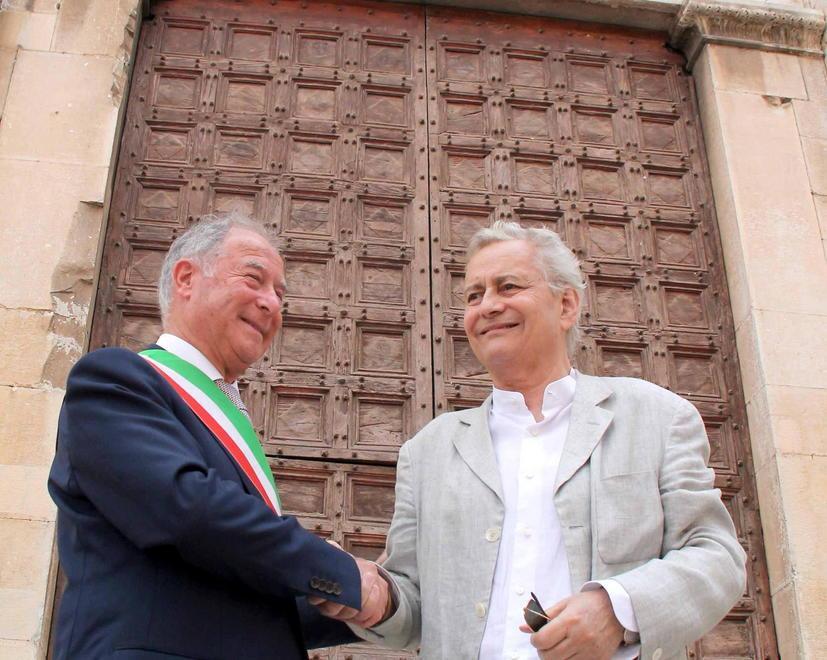 Pietrasanta, Mitoraj ridisegna il centro con le sue sculture 