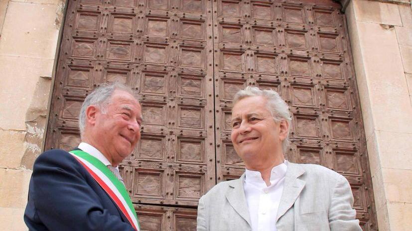 Pietrasanta, Mitoraj ridisegna il centro con le sue sculture