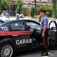 Armati di trincetto immobilizzano la cassiera di banca 