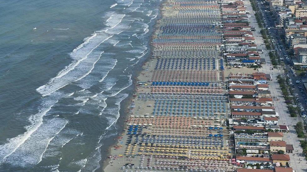 La sabbia, il cielo notturno e i film: è "Lido Cinemare"