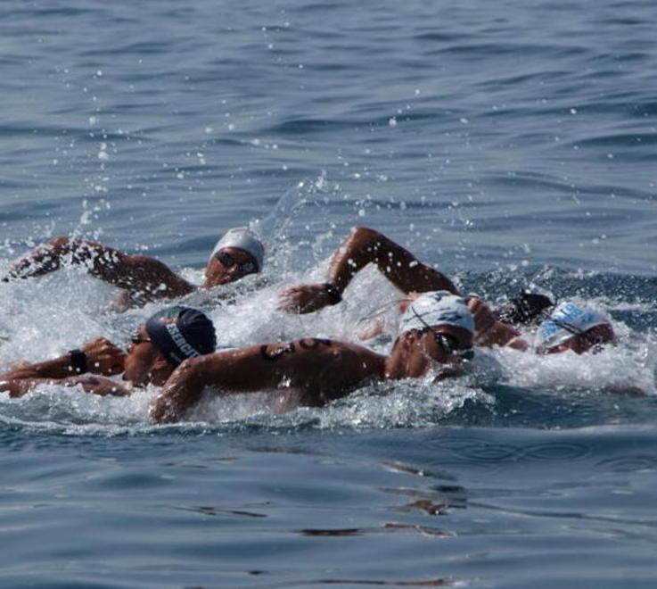 Nuoto di fondo, gli Italiani di fronte a piazza Bovio 