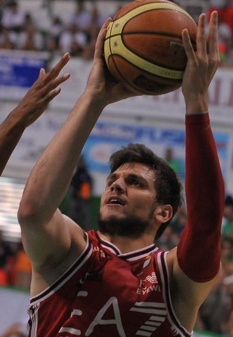 Lo scudetto torna a Milano dopo un digiuno di 18 anni 