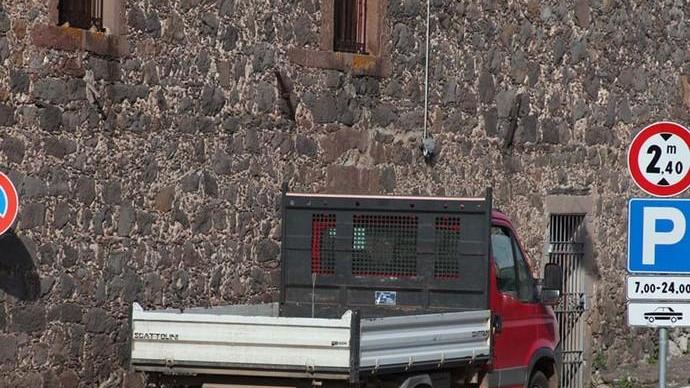 Parcheggio selvaggio nel centro cittadino