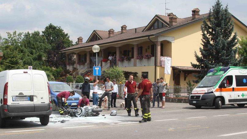 Frontale in scooter, grave un 29enne