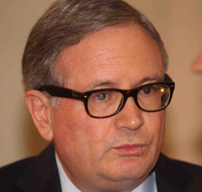 Scarpino non vota Caselli: «Ero in bagno» 