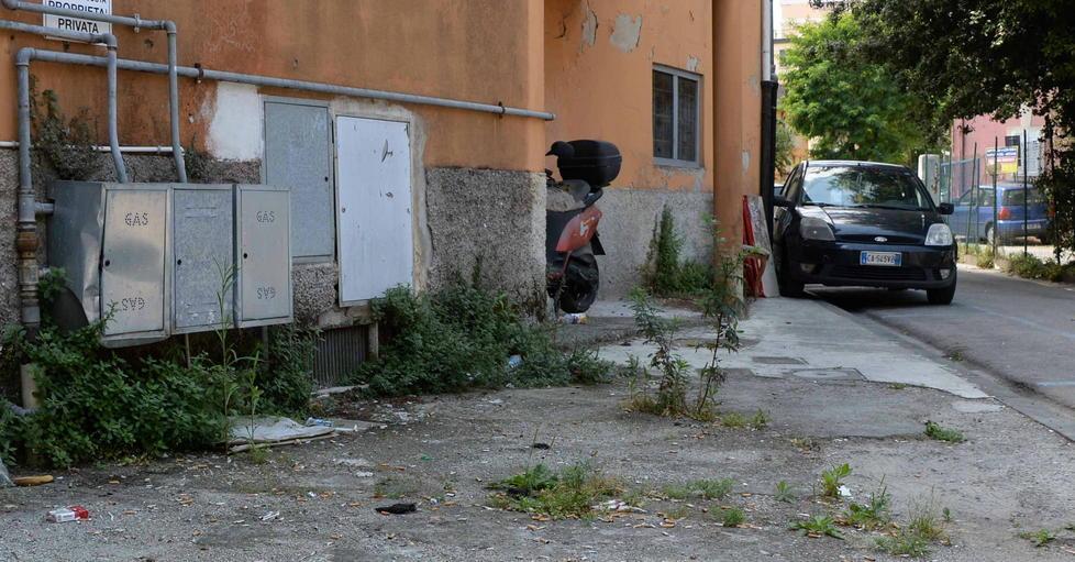 Regna la sporcizia a ridosso del centro
