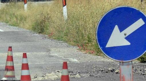 Fatta per i tir, ma non ci possono passare