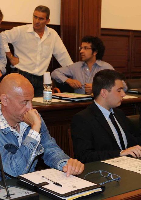 Urbanistica, sindaco alle corde per lo stop al nuovo regolamento 