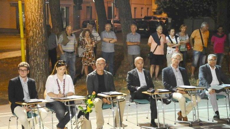 Le minoranze si dividono sul programma di Lippi