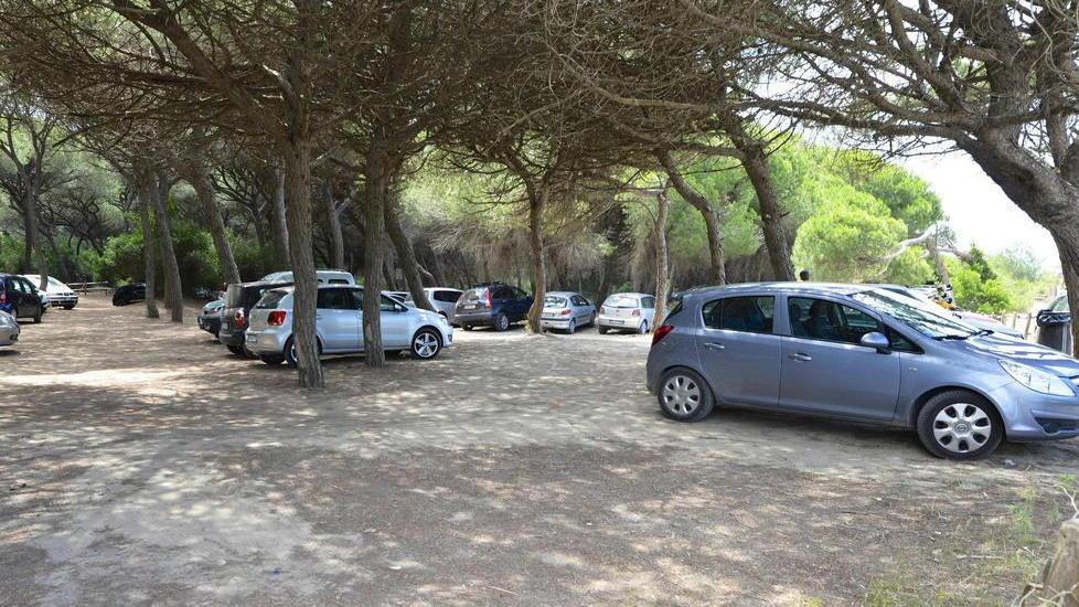 Pasticcio di Fiumara «Ci spiace, da oggi non si parcheggia»