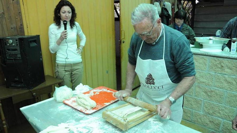 Anziani mai più soli tra gite e laboratori