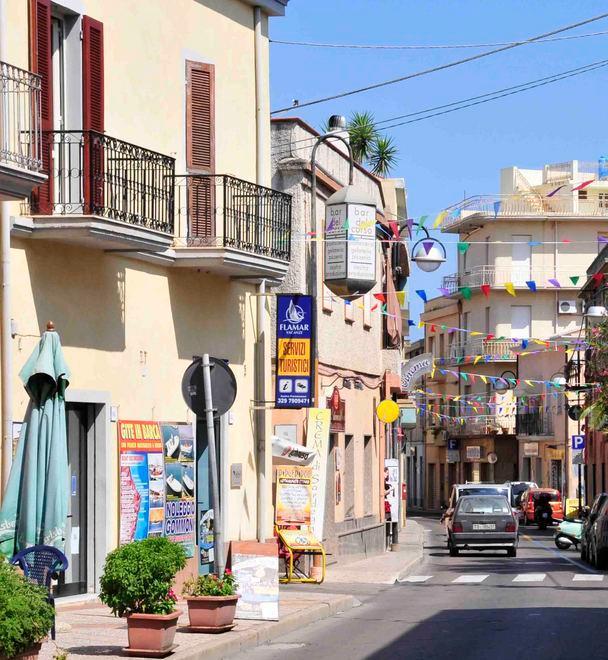 Tortolì si rifà il look: rotonde, piste ciclabili e nuove panchine 