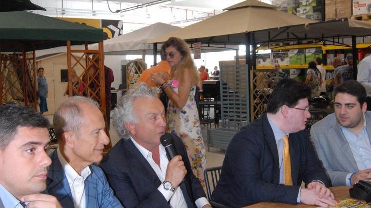 Un megastore per la casa, apertura tra le polemiche