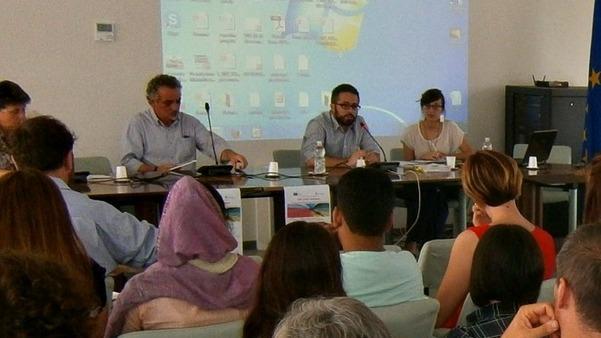 Stranieri, boom di pregiudizi e frustrazione in aumento