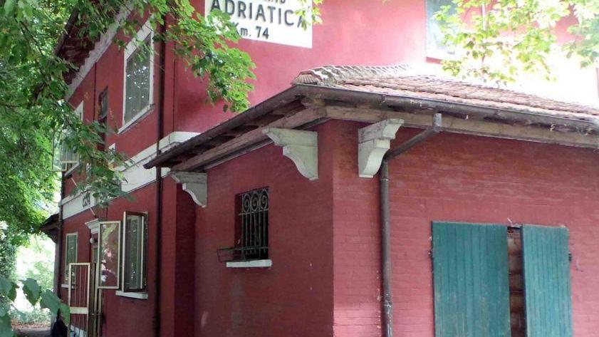 Denunciate nove persone